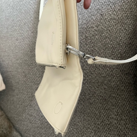 Matt & Nat creme clutch/purse - Picture 7 of 9